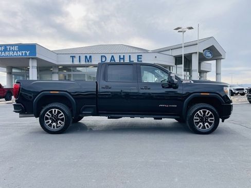 Used 2022 GMC Sierra 2500 AT4 w/ AT4 Preferred Package image 4