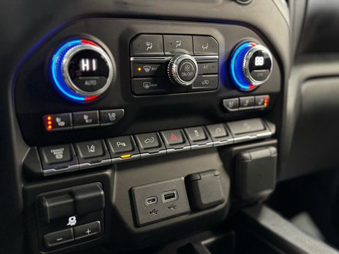 Used 2021 GMC Sierra 3500 Denali w/ Denali Ultimate Package image 29