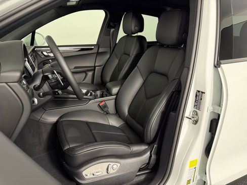 New 2026 Porsche Macan image 5