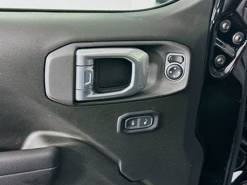 Certified 2024 Jeep Gladiator Sport image 27