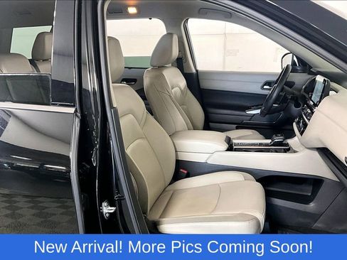 Used 2024 Nissan Pathfinder SL image 7