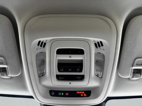 Used 2024 Buick Envision Avenir image 38