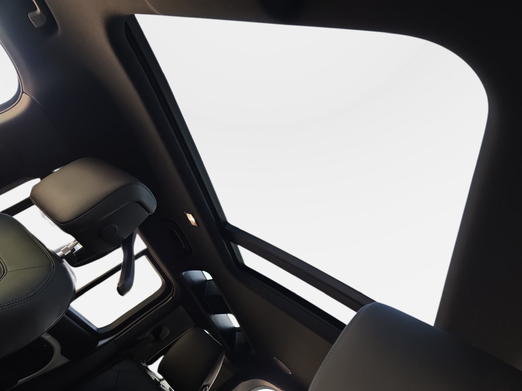 New 2026 Land Rover Defender 110 X-Dynamic SE AWD/4WD image 20
