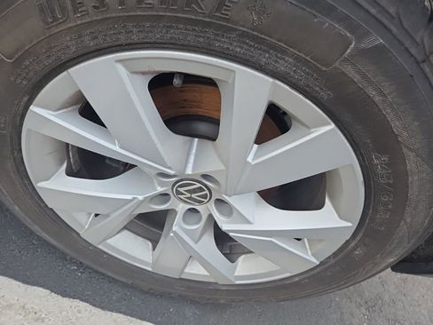 Used 2021 Volkswagen Atlas Cross Sport S image 11