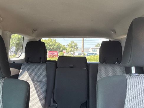 Used 2019 Toyota 4Runner SR5 AWD/4WD image 18