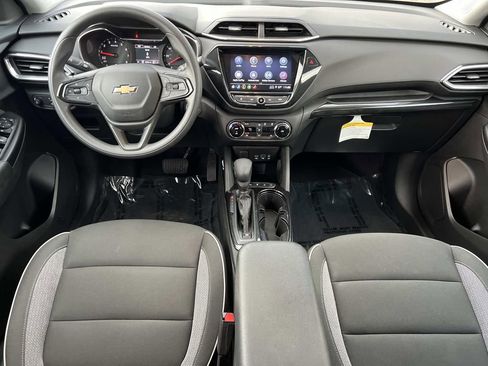 Used 2023 Chevrolet TrailBlazer LT w/ Convenience Package AWD/4WD image 3