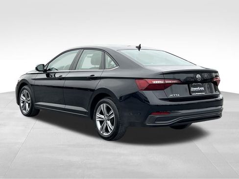 Used 2024 Volkswagen Jetta SE image 8