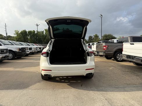 Used 2022 Maserati Levante GT AWD/4WD image 38