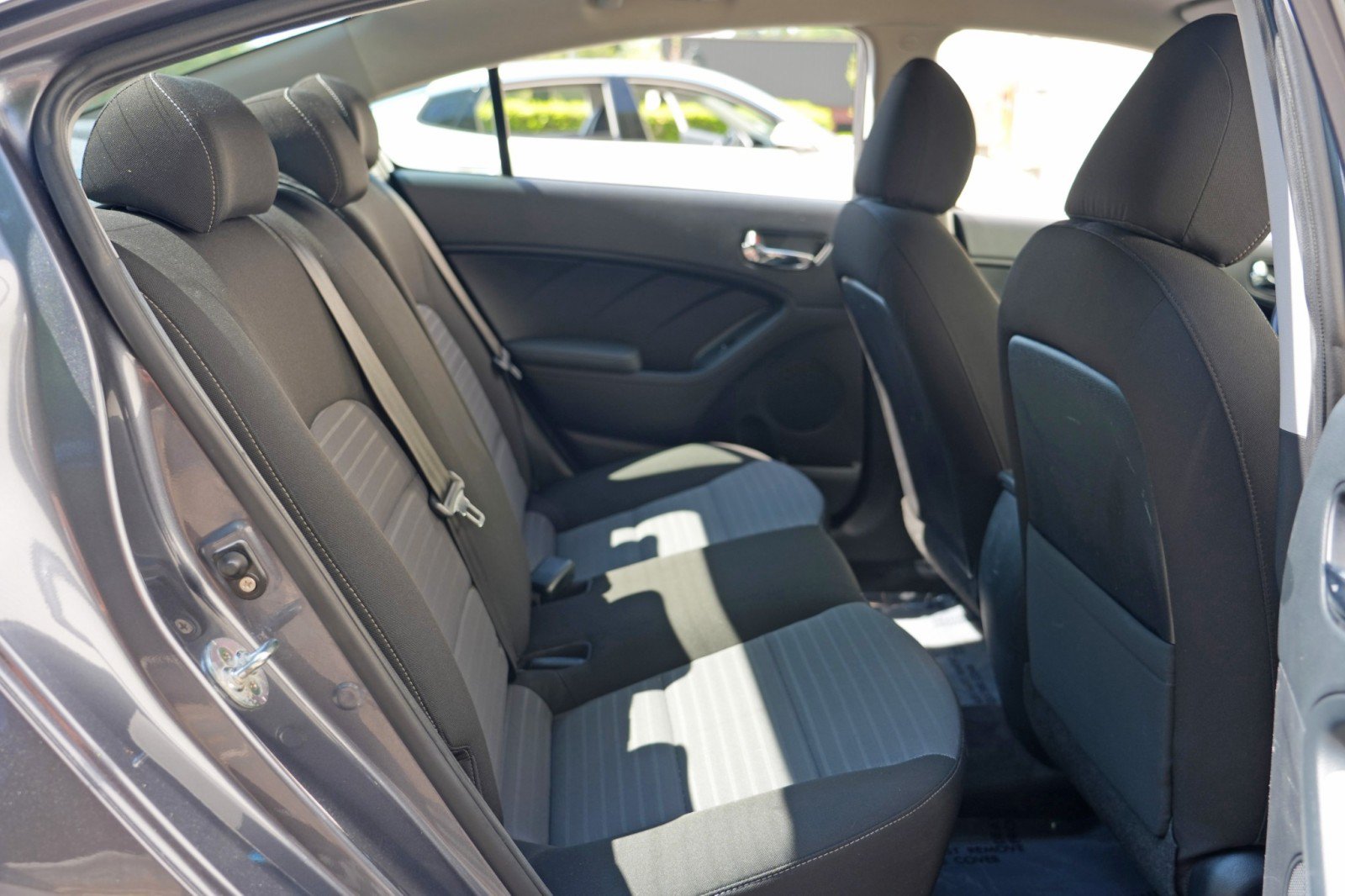 Used 2018 Kia Forte S FWD image 32