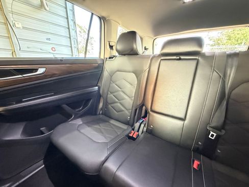 Used 2025 Volkswagen Atlas SE AWD/4WD image 41