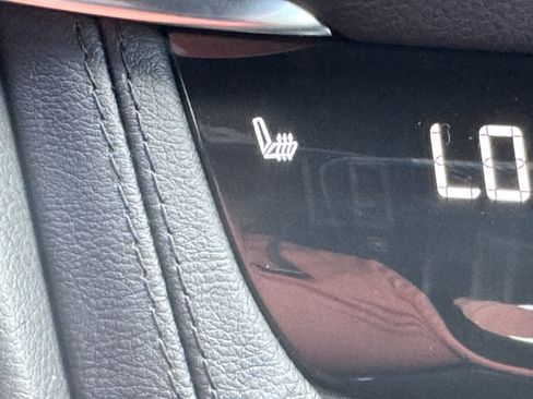 New 2025 Cadillac XT5 Luxury image 25