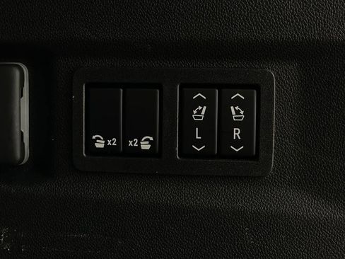 Used 2023 Chevrolet Tahoe High Country AWD/4WD image 13