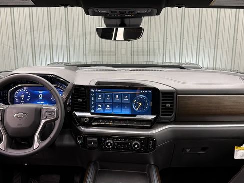 Used 2026 Chevrolet Silverado 2500 High Country w/ High Country Premium Package AWD/4WD image 37