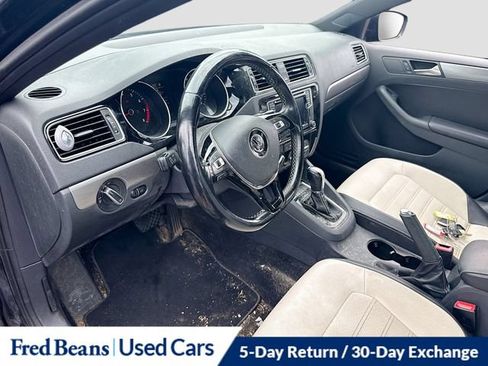 Used 2017 Volkswagen Jetta Sport FWD image 13