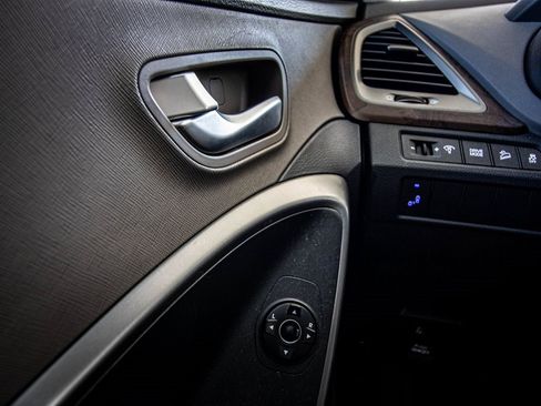 Used 2018 Hyundai Santa Fe Sport image 28