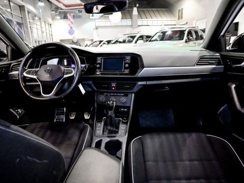 Used 2024 Volkswagen Jetta Sport image 24