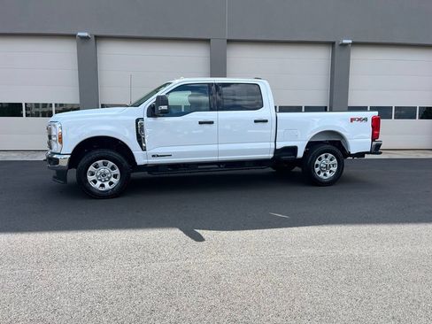 Used 2024 Ford F350 XLT w/ FX4 Off-Road Package AWD/4WD image 5