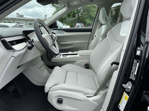 New 2025 Volvo EX90 Ultra image 14