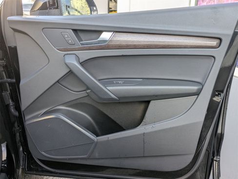 Used 2023 Audi Q5 2.0T Premium w/ Convenience Package image 20