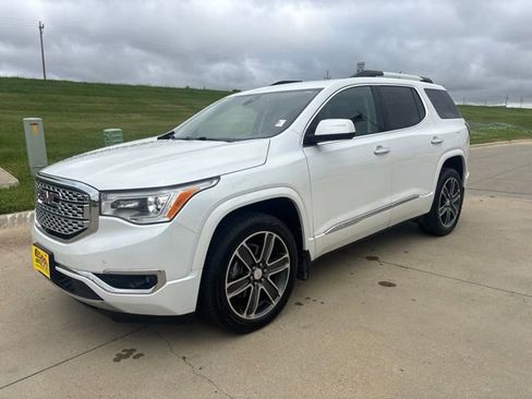Used 2018 GMC Acadia Denali w/ Technology Package AWD/4WD image 7