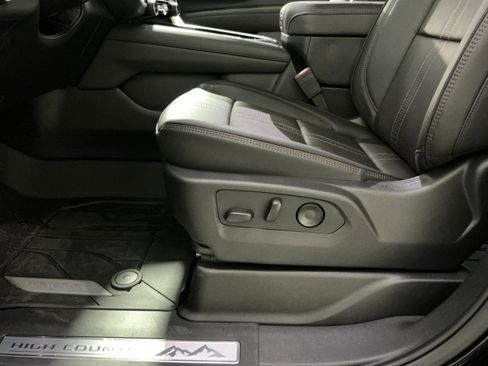 New 2026 Chevrolet Suburban High Country image 22