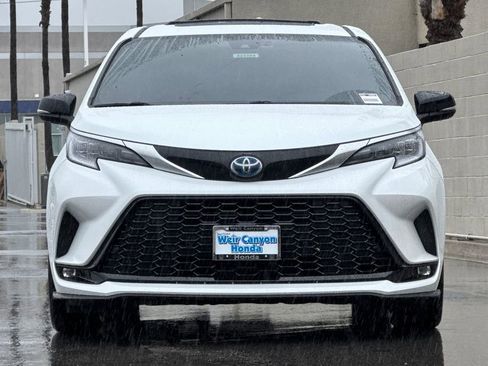 Used 2023 Toyota Sienna XSE w/ Protection Package (TMS) image 11