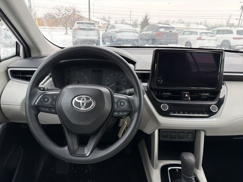 Used 2024 Toyota Corolla Cross L image 12