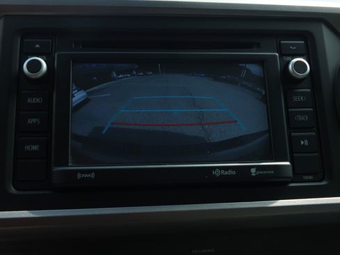 Used 2019 Toyota Tacoma SR5 RWD image 23