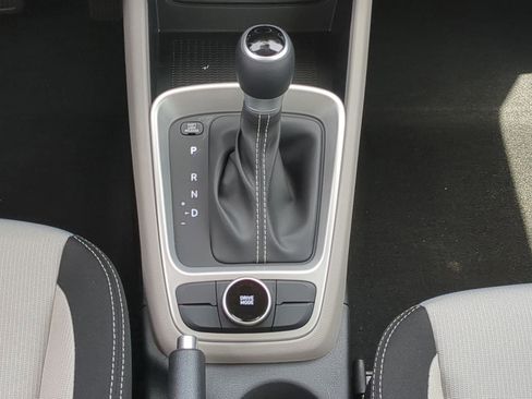 New 2025 Hyundai Venue SEL FWD image 16