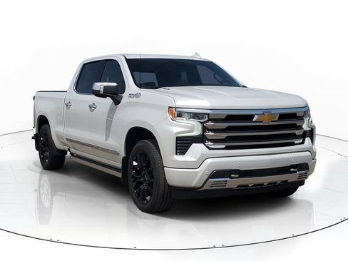 Used 2024 Chevrolet Silverado 1500 High Country w/ Technology Package AWD/4WD image 2