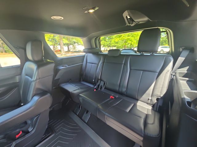 Used 2020 Ford Expedition XLT w/ Equipment Group 202A AWD/4WD image 24
