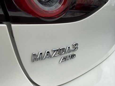 Used 2021 MAZDA MAZDA3 s image 10