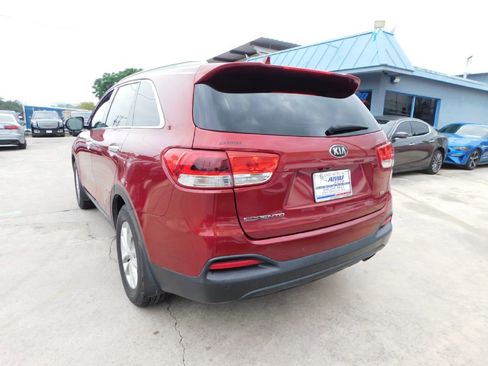 Used 2016 Kia Sorento FWD w/ LX Convenience Package image 5