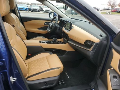 Used 2021 Nissan Rogue Platinum image 32