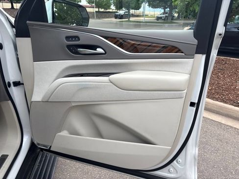 Certified 2023 Cadillac Escalade Premium Luxury Platinum w/ LPO, Radiant Package AWD/4WD image 25