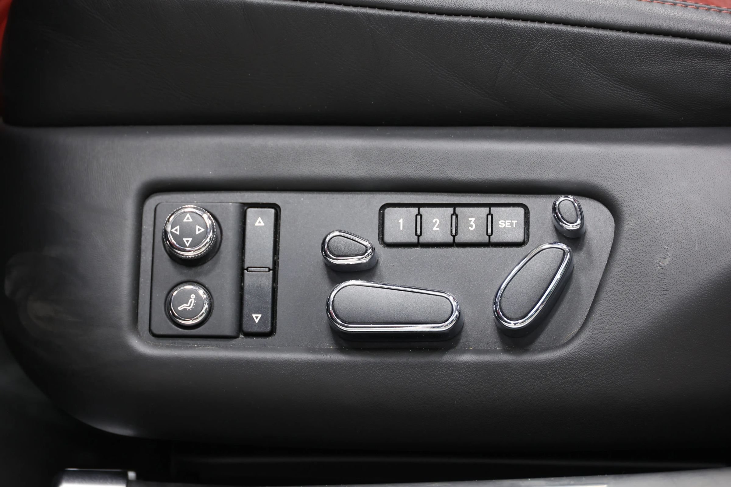 Used 2018 Bentley Flying Spur S V8 w/ Black Edition AWD/4WD image 16