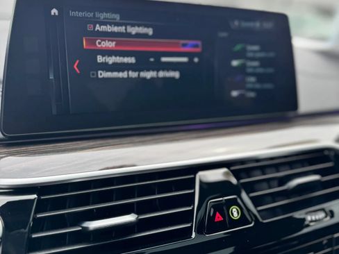 Used 2018 BMW M550i xDrive AWD/4WD image 42