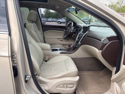 Used 2010 Cadillac SRX Luxury AWD/4WD image 32
