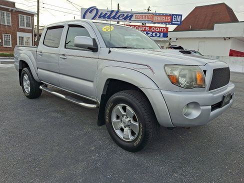 Used 2010 Toyota Tacoma PreRunner image 7
