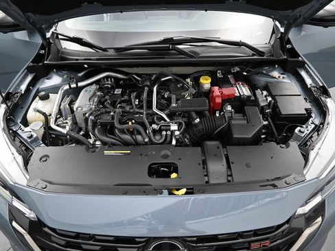 Used 2025 Nissan Sentra SR w/ SR Premium Package FWD image 5