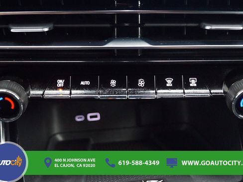 Used 2024 Chevrolet Traverse LT w/ Midnight/Sport Edition FWD image 25