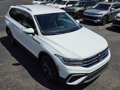 Certified 2024 Volkswagen Tiguan SE AWD/4WD image 7