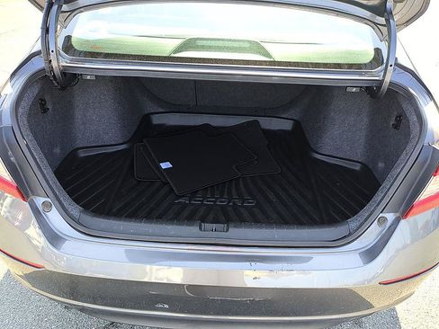 Used 2018 Honda Accord EX-L image 32