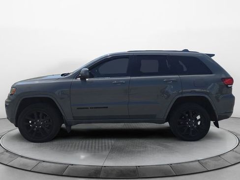Used 2020 Jeep Grand Cherokee Altitude image 2