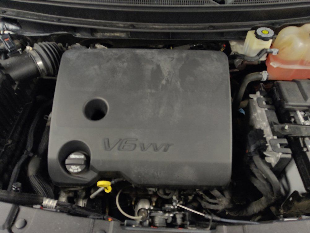 Used 2021 Chevrolet Traverse LS FWD image 30