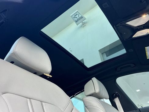 Used 2023 BMW M550i xDrive w/ Executive Package AWD/4WD image 17