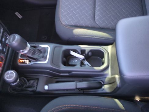 New 2025 Jeep Gladiator Mojave w/ Convenience Group image 15