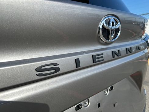 Used 2026 Toyota Sienna XLE AWD/4WD image 36