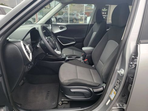 Used 2022 Kia Soul LX w/ Technology Package FWD image 10
