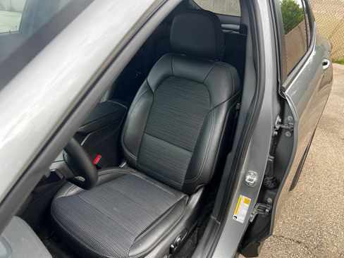 Certified 2025 Buick Envista Preferred w/ Convenience I Package FWD image 28